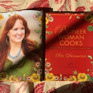 The pioneer women cooks - Cookbook hardcover